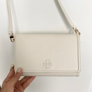 NWT Tory Burch Thea Flat Wallet Cross Body